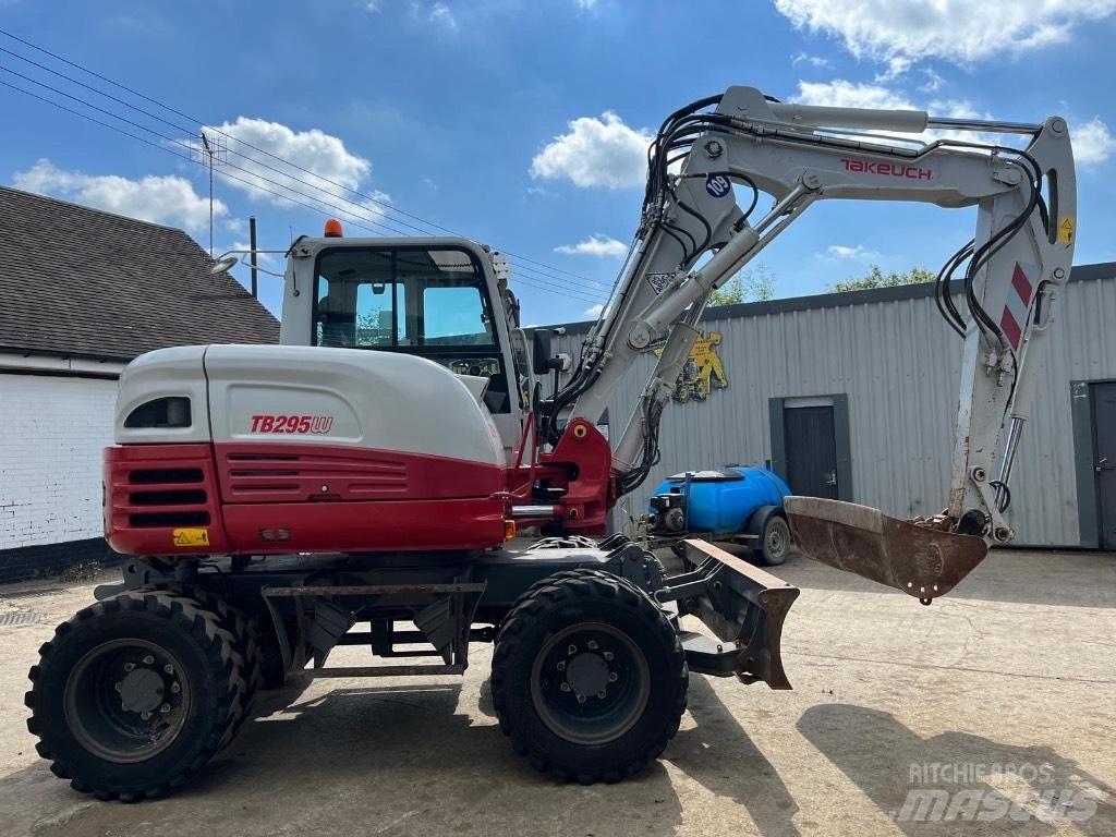 Takeuchi TB295W Lastik tekerli ekskavatörler