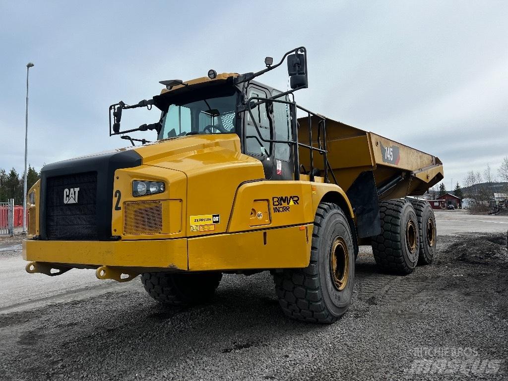 CAT 745 Belden kirma kaya kamyonu