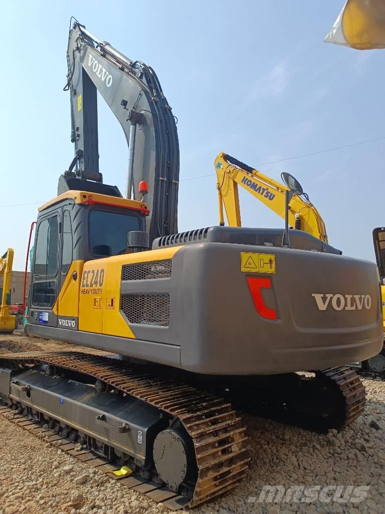 Volvo EC 240 Paletli ekskavatörler