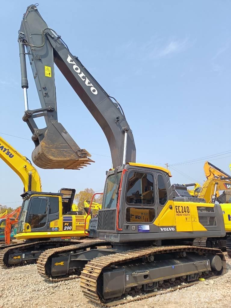 Volvo EC 240 Paletli ekskavatörler