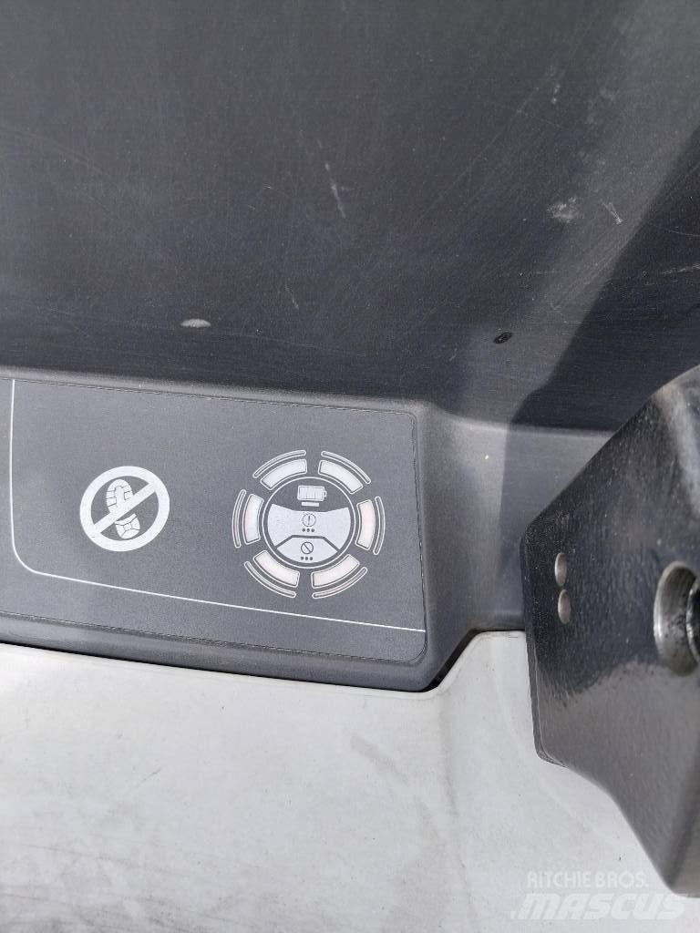 UniCarriers MDW160 Düsük seviye kaldirici