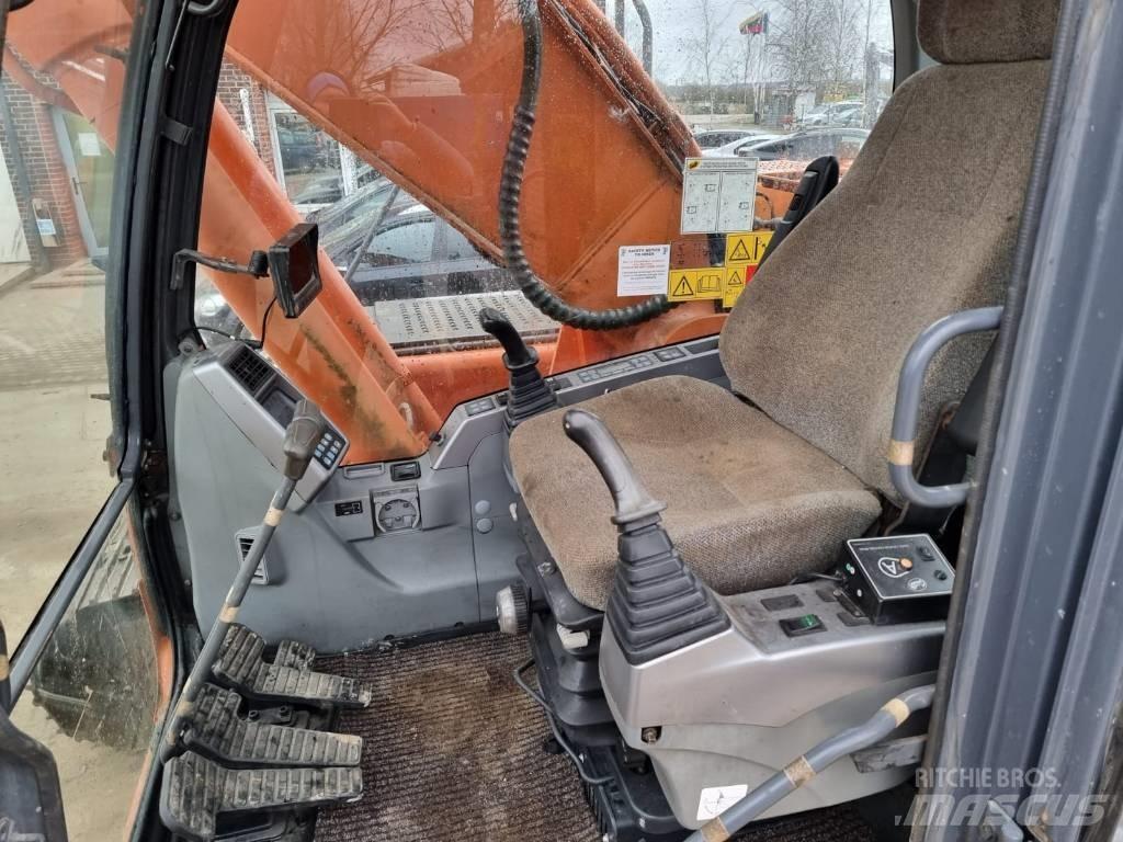 Doosan DX 225 LC Paletli ekskavatörler