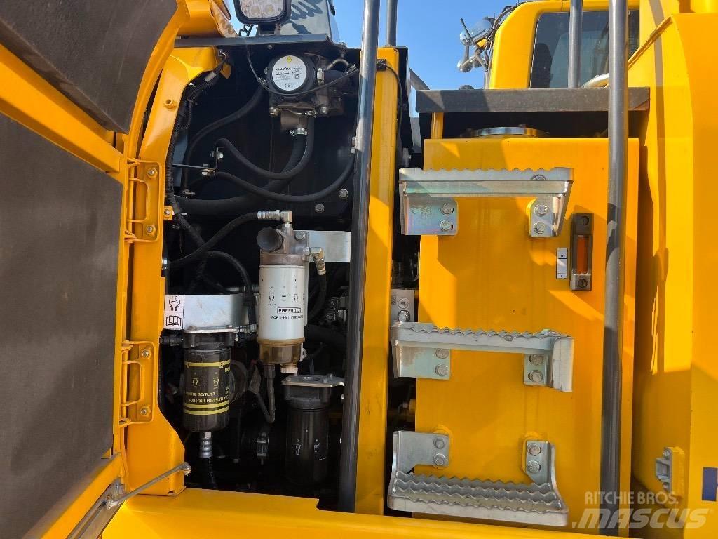 Komatsu PW 148-10 Lastik tekerli ekskavatörler
