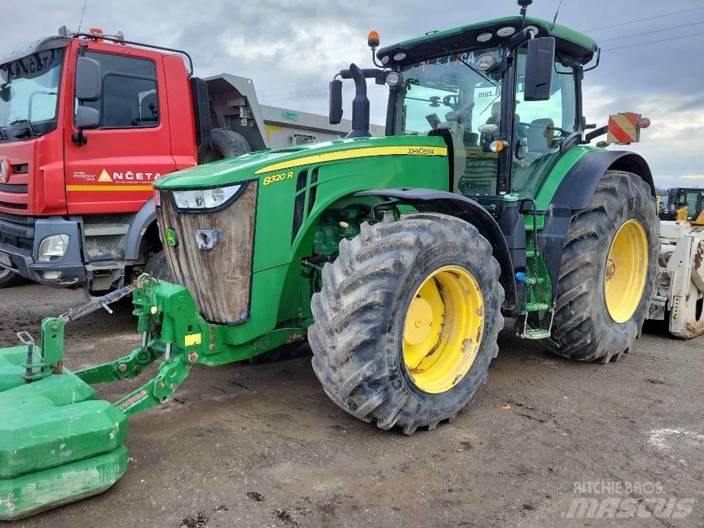 John Deere 8320 R Traktörler
