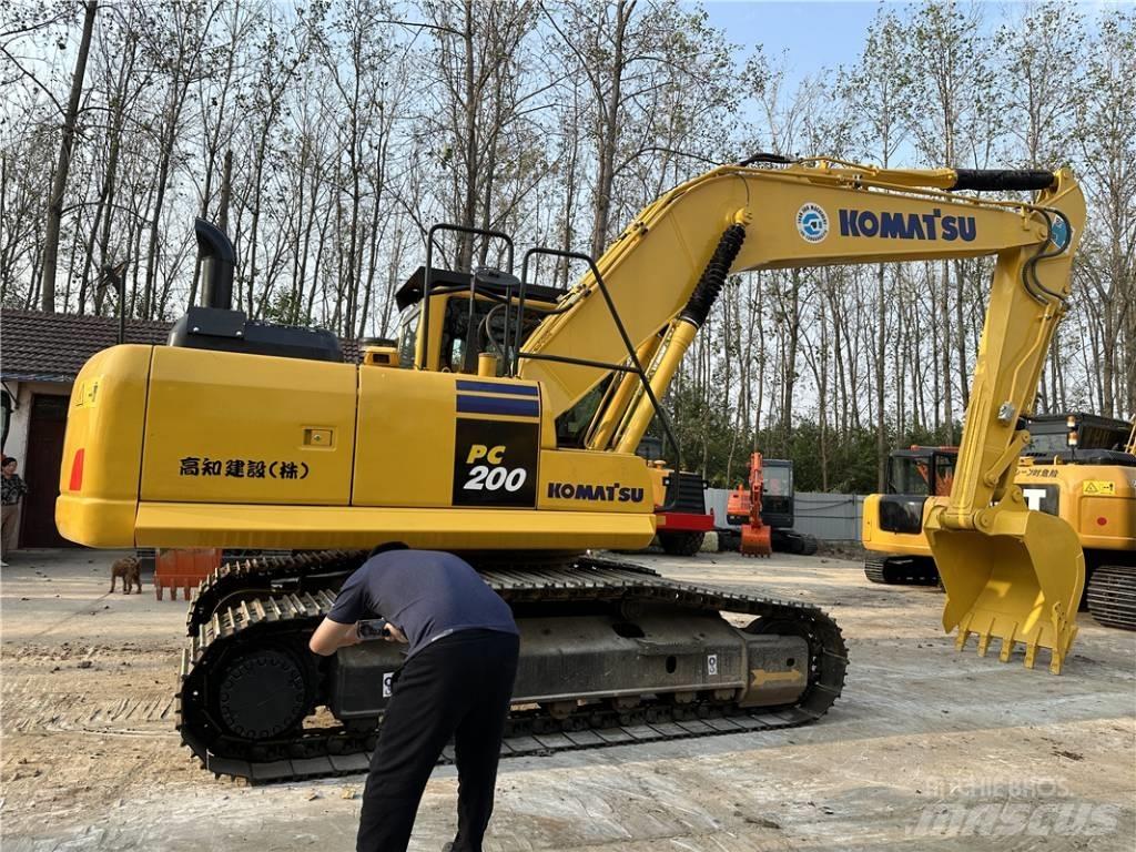 Komatsu PC200-8 Paletli ekskavatörler