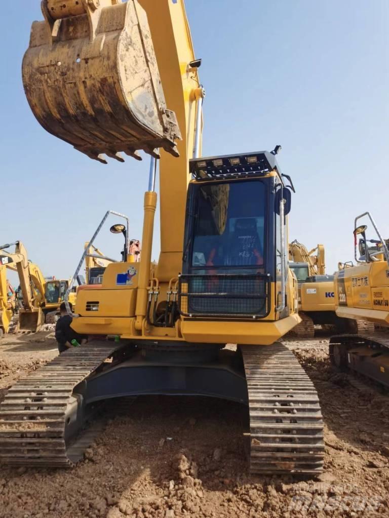 Komatsu PC 200 Paletli ekskavatörler