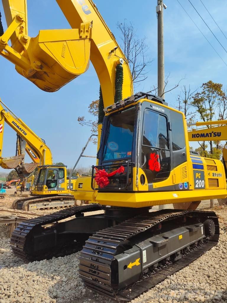 Komatsu PC 200 Paletli ekskavatörler