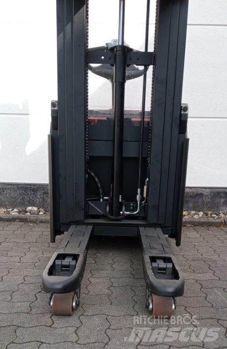 Toyota SWE120L Yaya kumandali istif makinasi