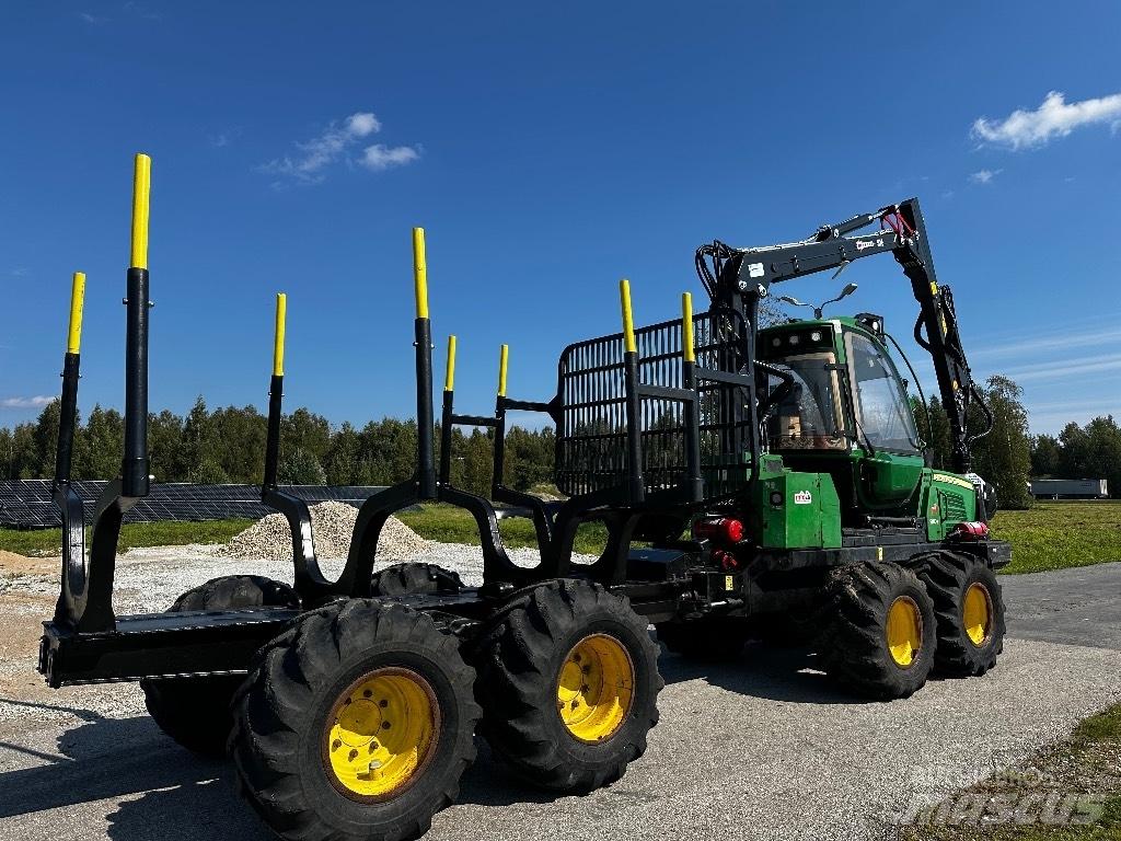 John Deere 810 E Tomruk yükleyici traktörler
