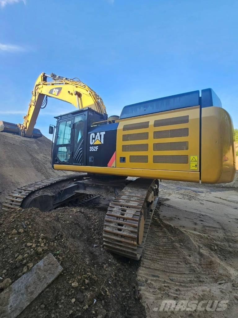 CAT 352 F Paletli ekskavatörler