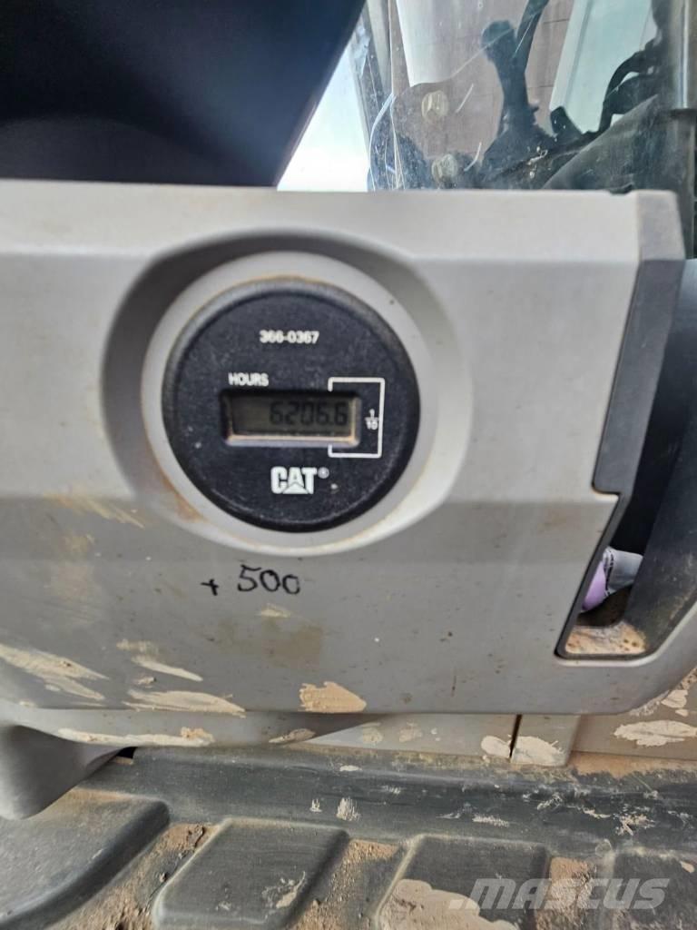 CAT 352 F Paletli ekskavatörler