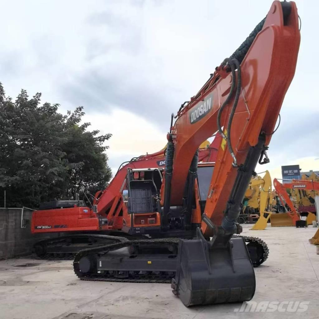 Doosan DX 300 Paletli ekskavatörler