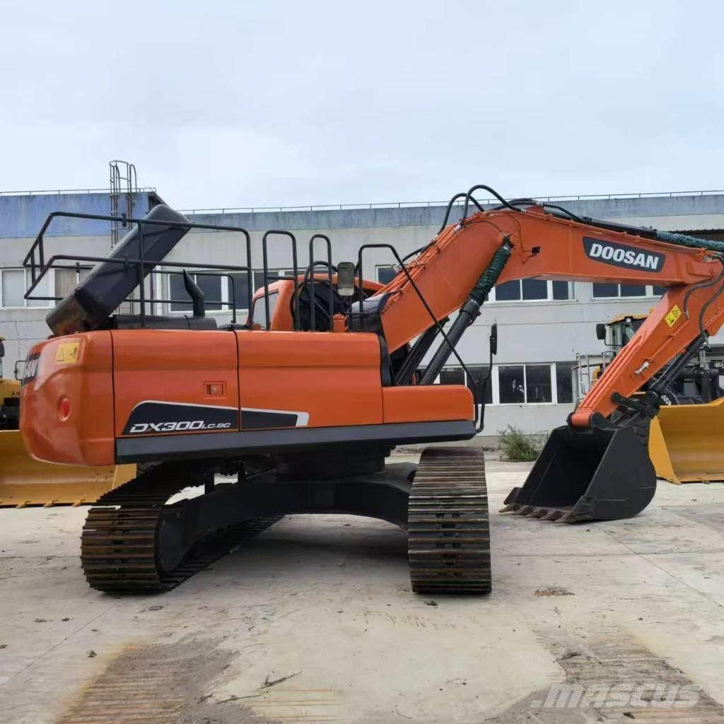Doosan DX 300 Paletli ekskavatörler