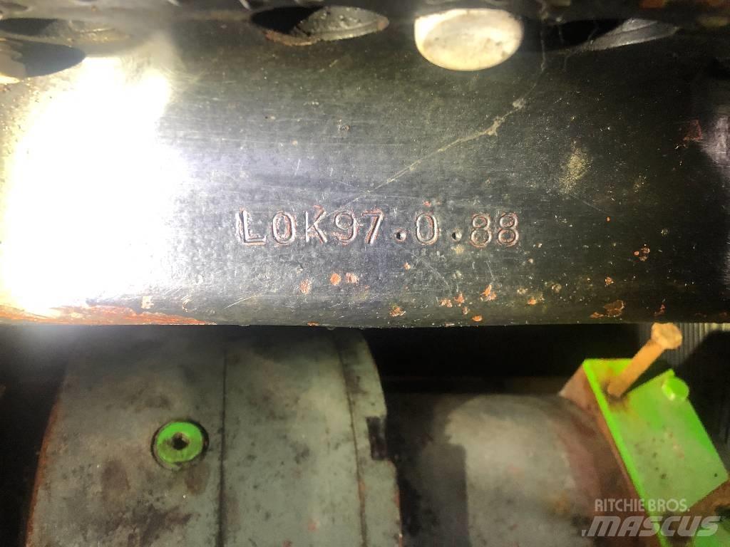 John Deere 1110 Tomruk yükleyici traktörler