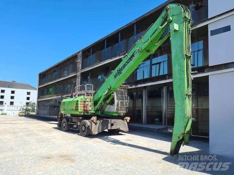 Sennebogen 825 Atık taşıma araçları