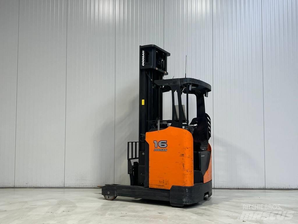 Doosan BR16JW-7 PLUS Reach truck - depo içi istif araçları