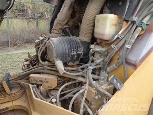CAT CB-534DXW Tek tamburlu silindirler