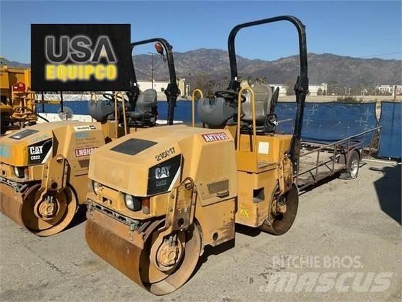 CAT CB22 Tek tamburlu silindirler