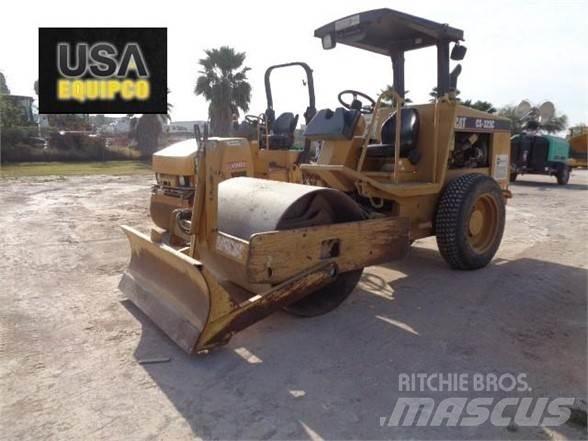 CAT CS-323C Tek tamburlu silindirler