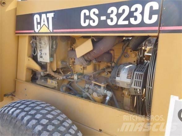CAT CS-323C Tek tamburlu silindirler
