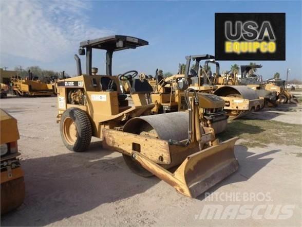 CAT CS-323C Tek tamburlu silindirler