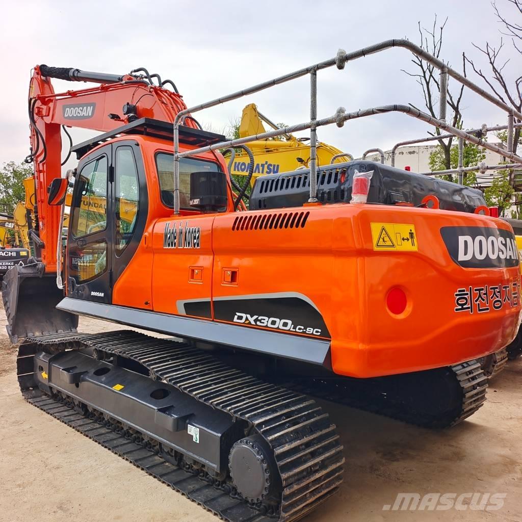 Doosan DX 300 Paletli ekskavatörler
