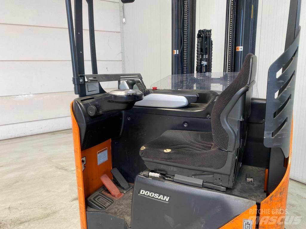 Doosan BR16JW- 7 PLUS Reach truck - depo içi istif araçları