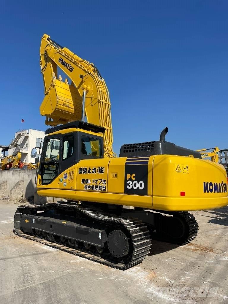Komatsu PC 300-7 Paletli ekskavatörler