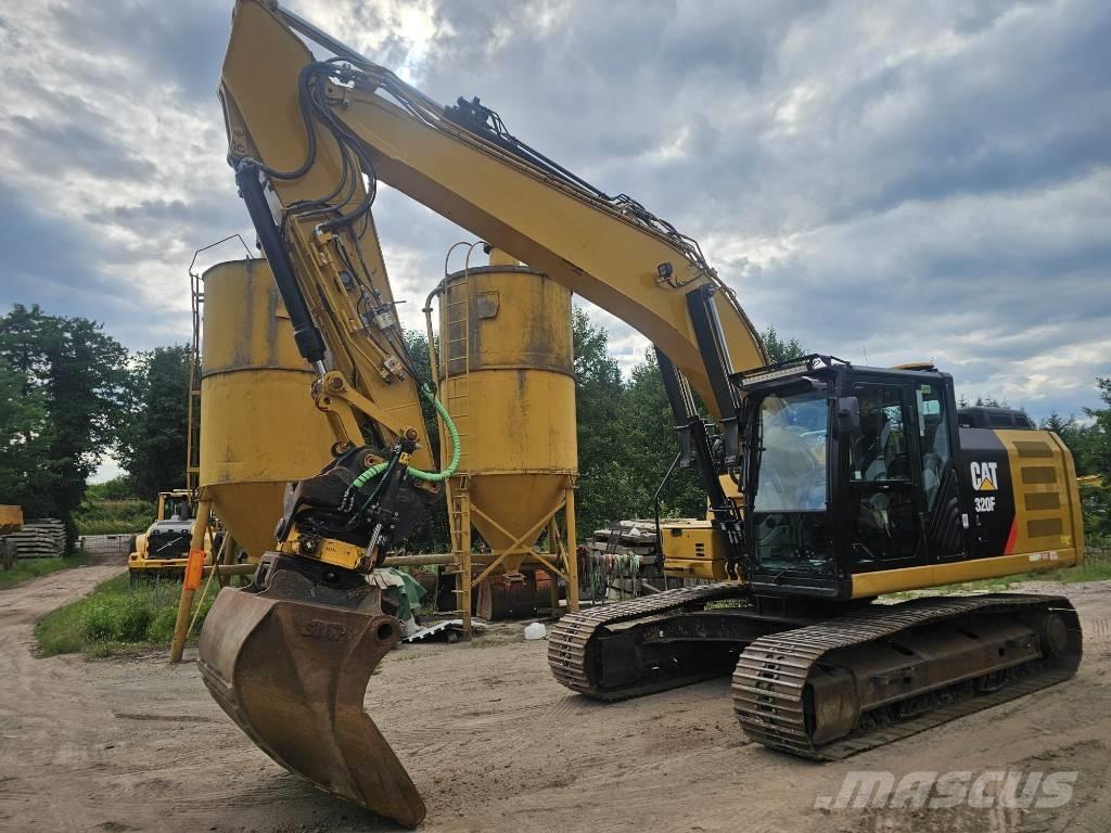 CAT 320FL Paletli ekskavatörler