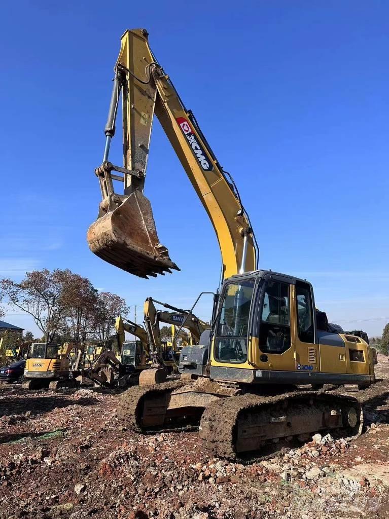 XCMG XE 215 DA Paletli ekskavatörler