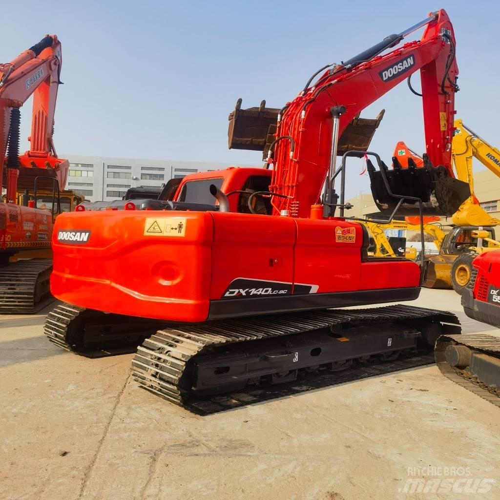 Doosan DX 140 Paletli ekskavatörler
