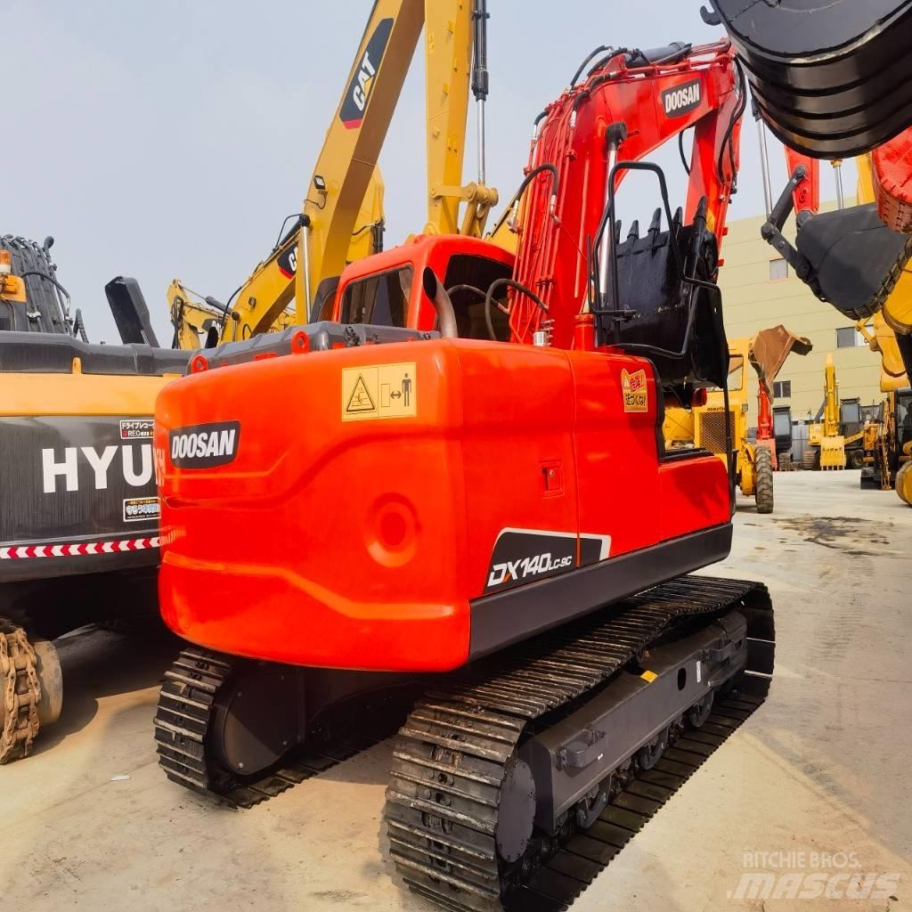 Doosan DX 140 Paletli ekskavatörler