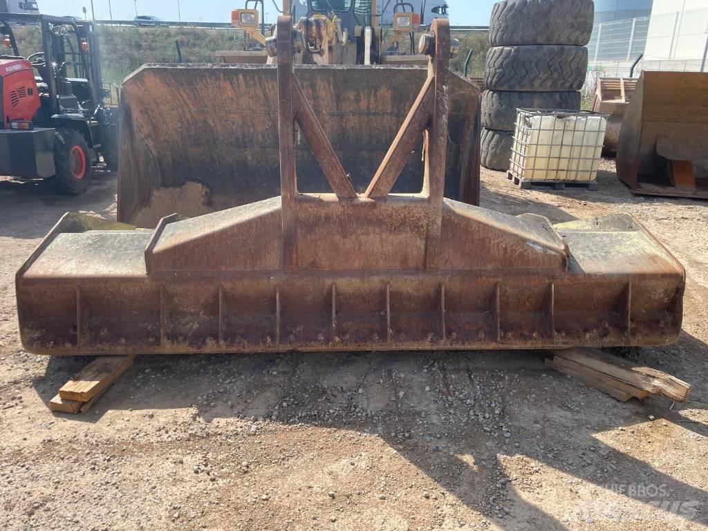Bomag BC 572 RB Atik eziciler
