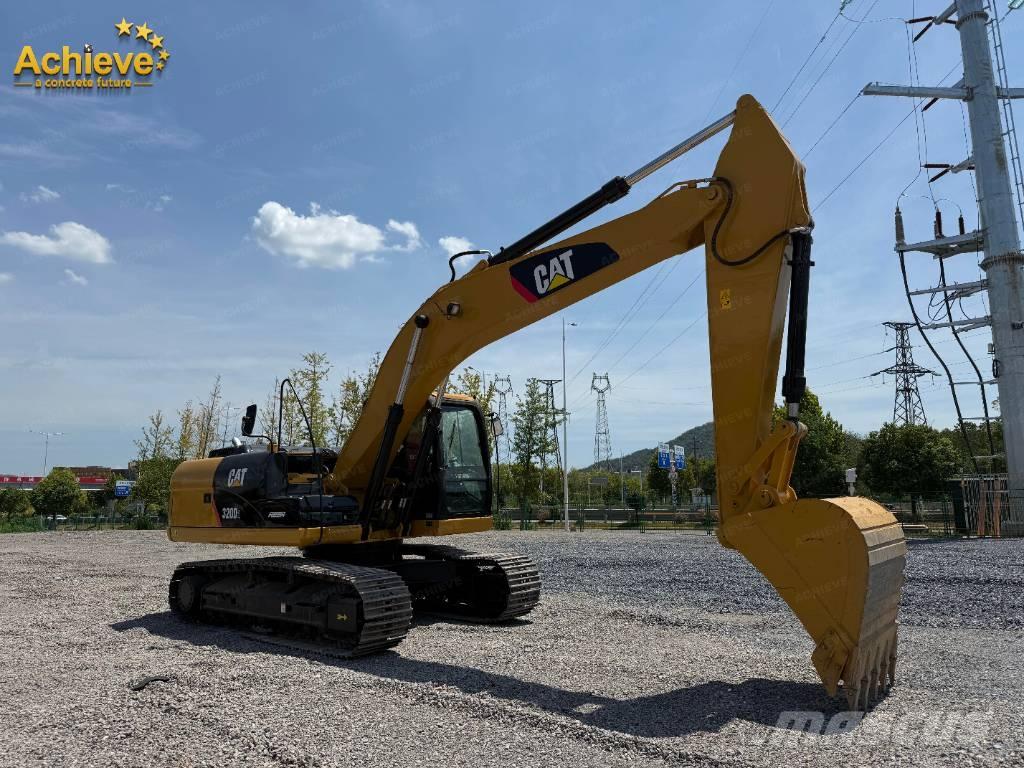 CAT 320 D2 Paletli ekskavatörler