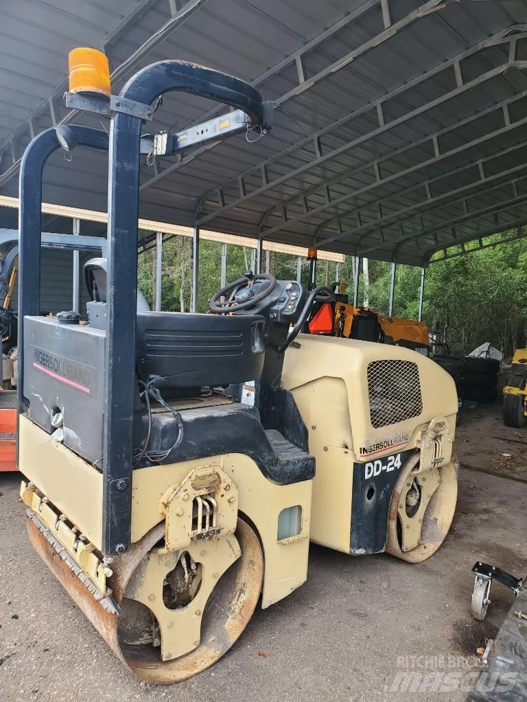 Ingersoll Rand DD 24 Çift tamburlu silindirler