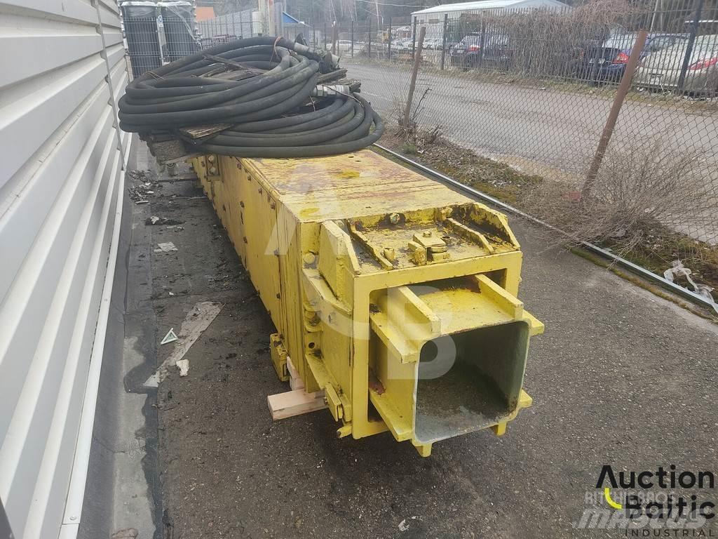 Delmag HB 30 Boru döşeme dozerleri