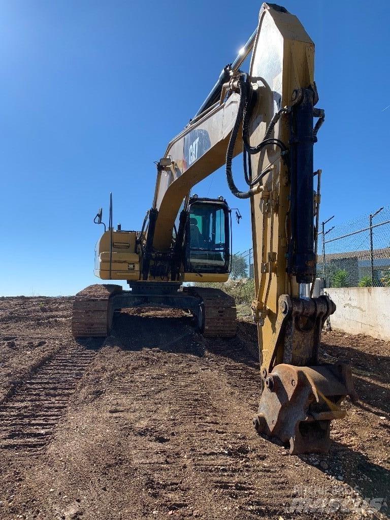CAT 320 D L Paletli ekskavatörler