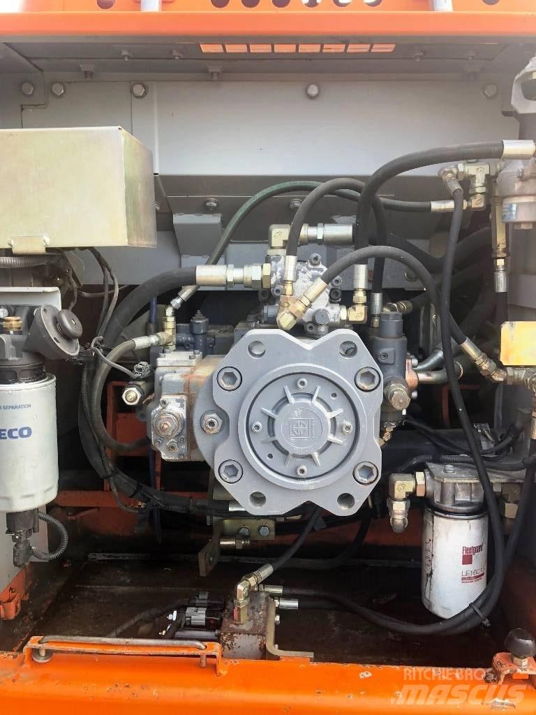 Fiat e215 Paletli ekskavatörler