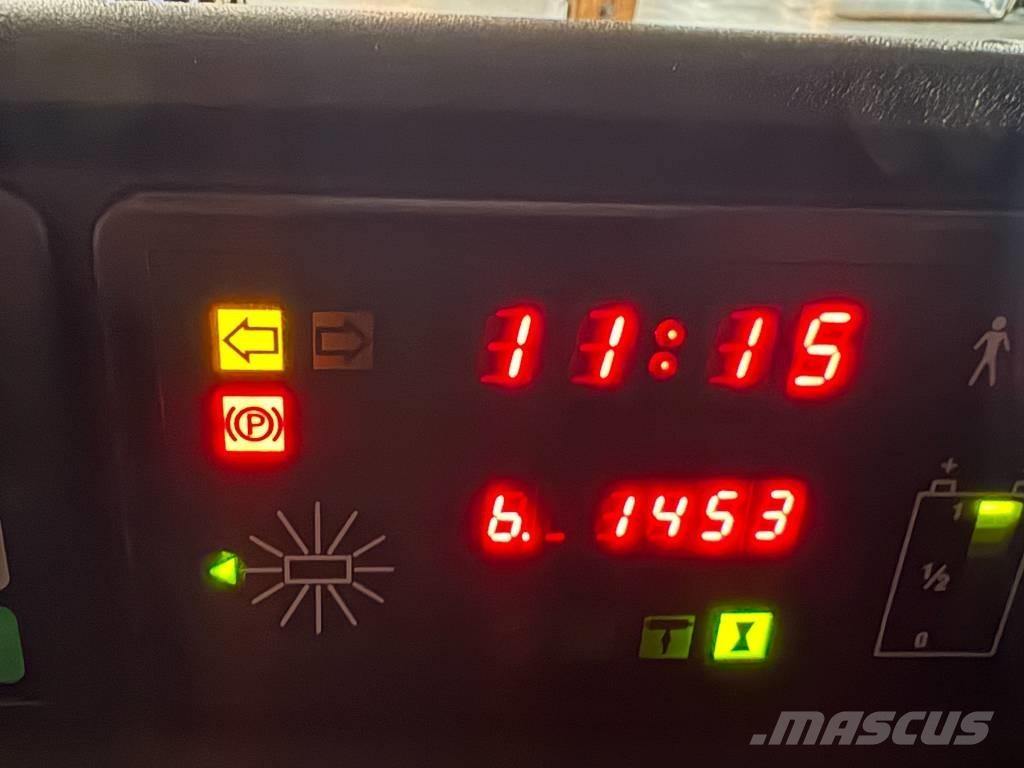 Toyota RRE 140 Reach truck - depo içi istif araçları