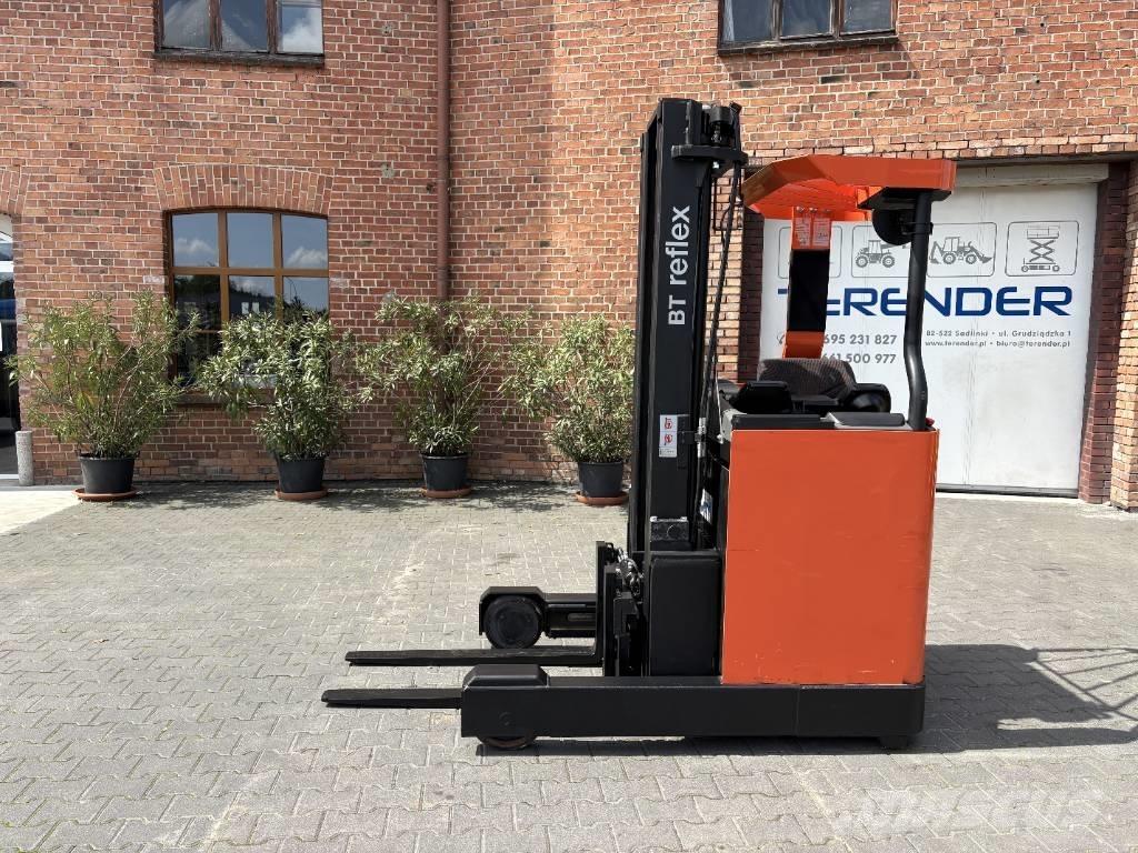 Toyota RRE 140 Reach truck - depo içi istif araçları