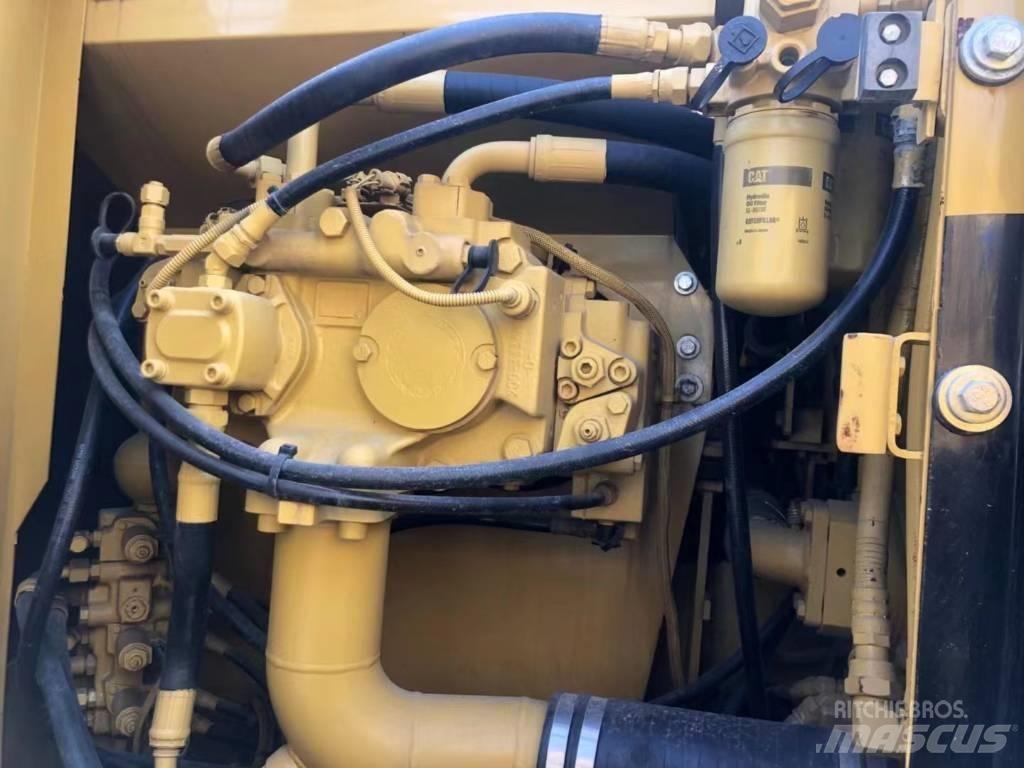 CAT 318C Paletli ekskavatörler