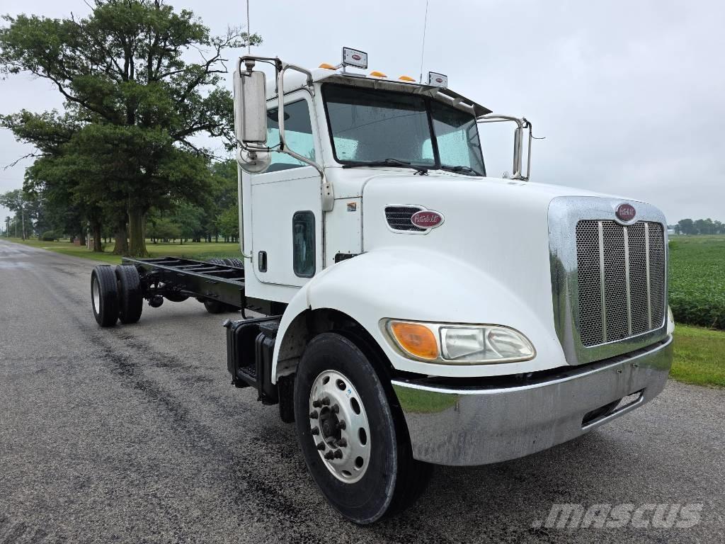 Peterbilt 335 Çekiciler