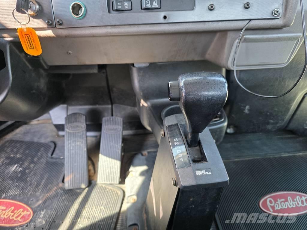 Peterbilt 335 Çekiciler