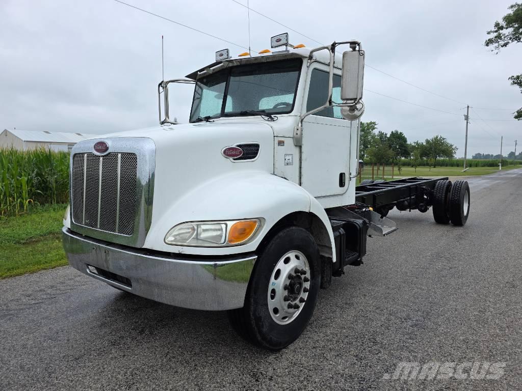 Peterbilt 335 Çekiciler