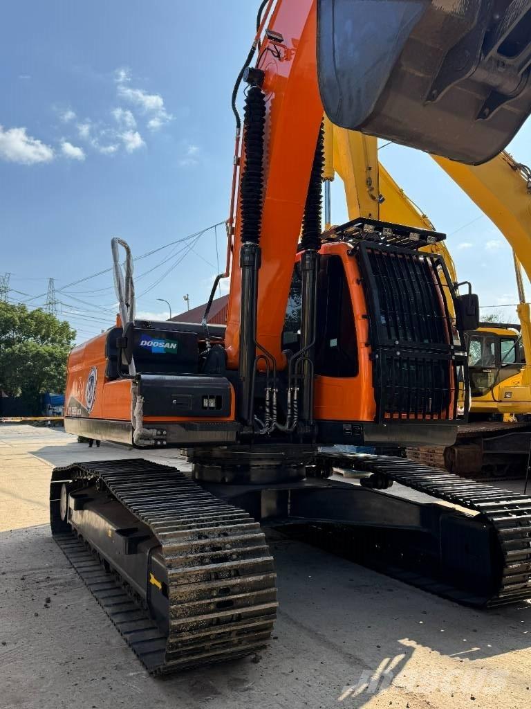 Doosan DX 225 Paletli ekskavatörler