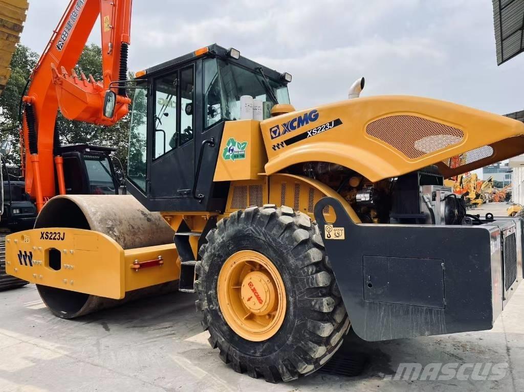 XCMG XS 223 J Tek tamburlu silindirler