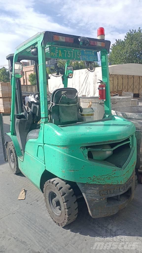 Mitsubishi FD 25 Dizel forkliftler