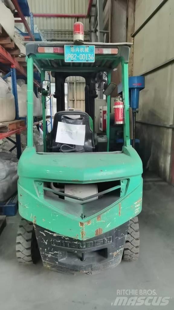 Mitsubishi FD 25 Dizel forkliftler