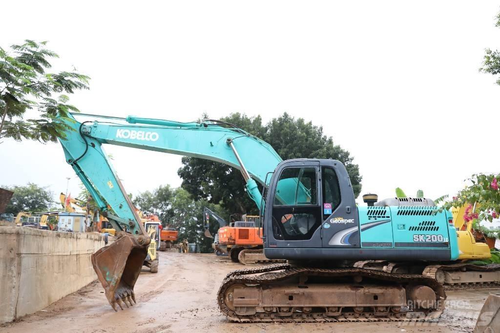 Kobelco SK 200-8 Paletli ekskavatörler