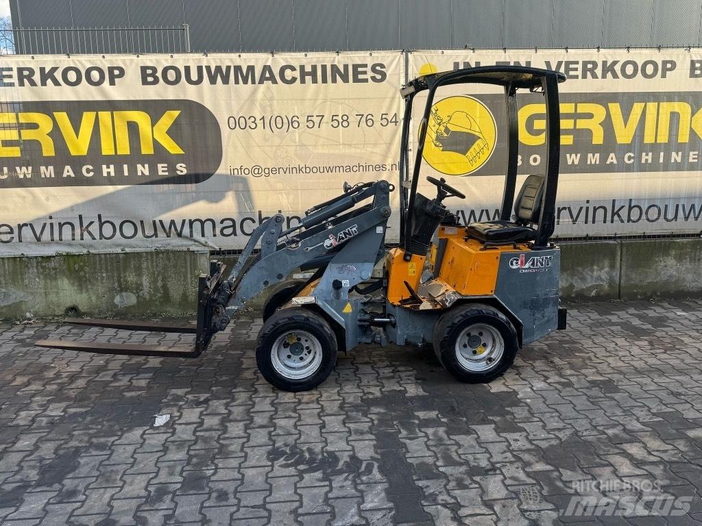 GiANT D 204 SW Mini yükleyiciler